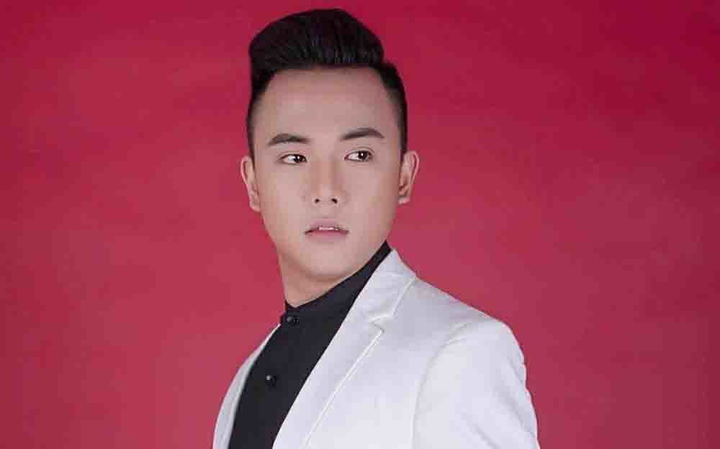 Bắt ca sĩ Diệp Thanh Phong lừa đảo khắp TP.HCM - 1