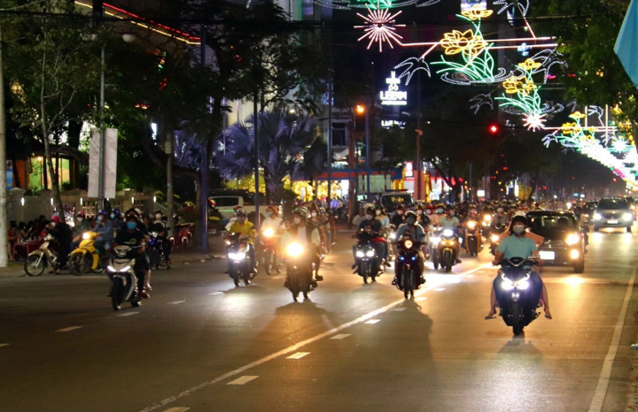Cả nước đón giao thừa Tết Nhâm Dần 2022 - 32
