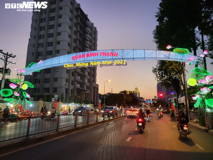 Cả nước đón giao thừa Tết Nhâm Dần 2022 - 31