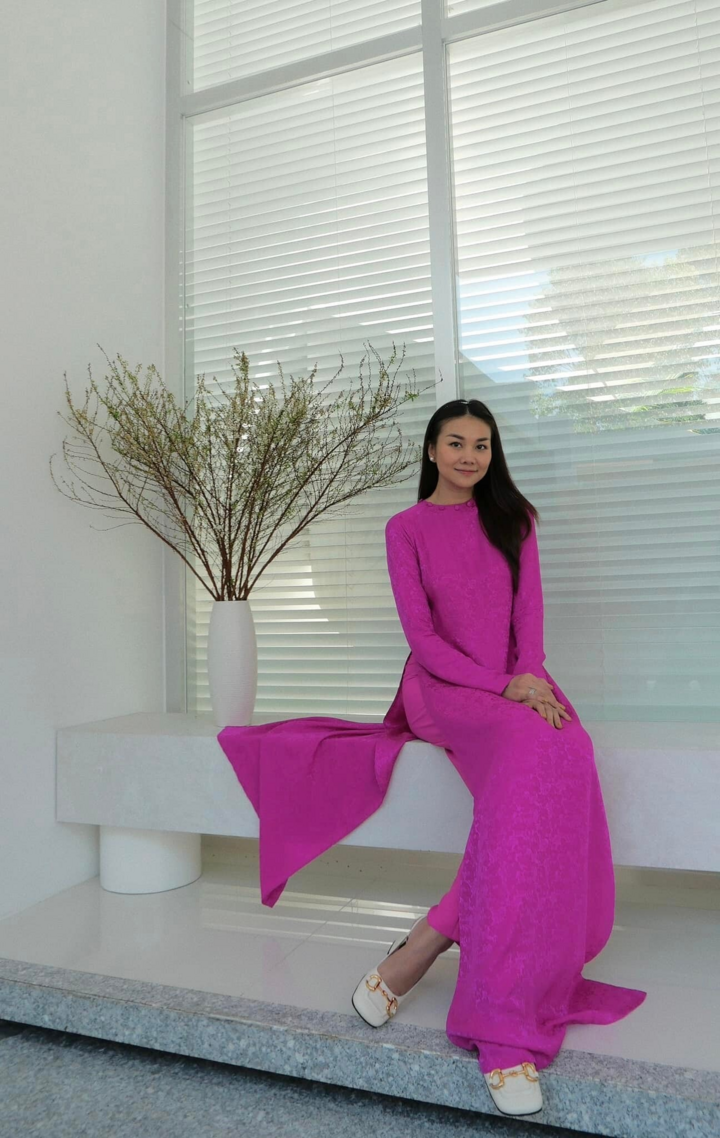 Sao Việt 'lên đồ' xúng xính ngày đầu năm mới - 8