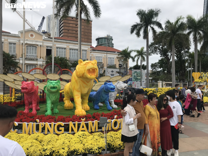 Thanh bình sớm mùng Một Tết - 9