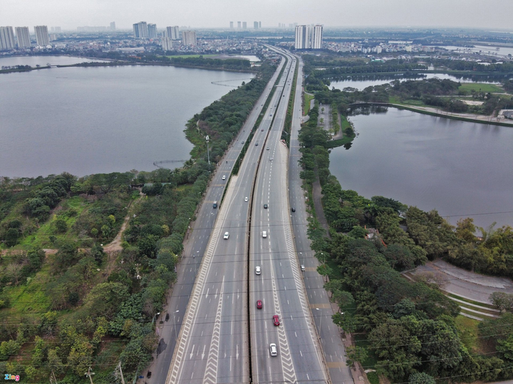 Các tuyến phố trung tâm Hà Nội kẹt cứng chiều mùng 1 Tết - 17