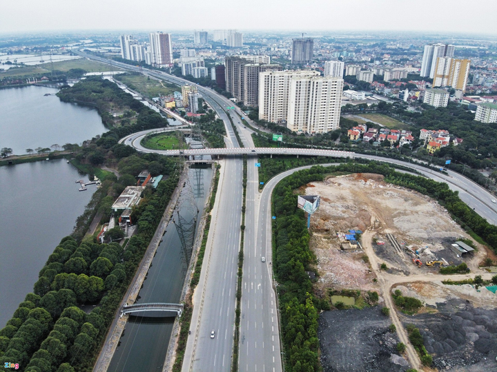 Các tuyến phố trung tâm Hà Nội kẹt cứng chiều mùng 1 Tết - 18