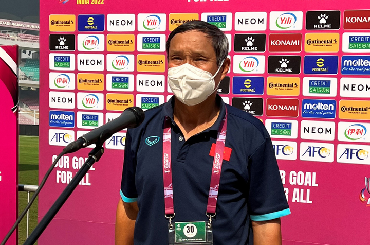 HLV Mai Đức Chung: Thương học trò lắm, có bạn ra sân không thở, không chạy được - 1