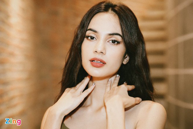 Nhan sắc 'nàng thơ' lai Tây, biết 4 thứ tiếng của đạo diễn Vũ Ngọc Đãng - 1