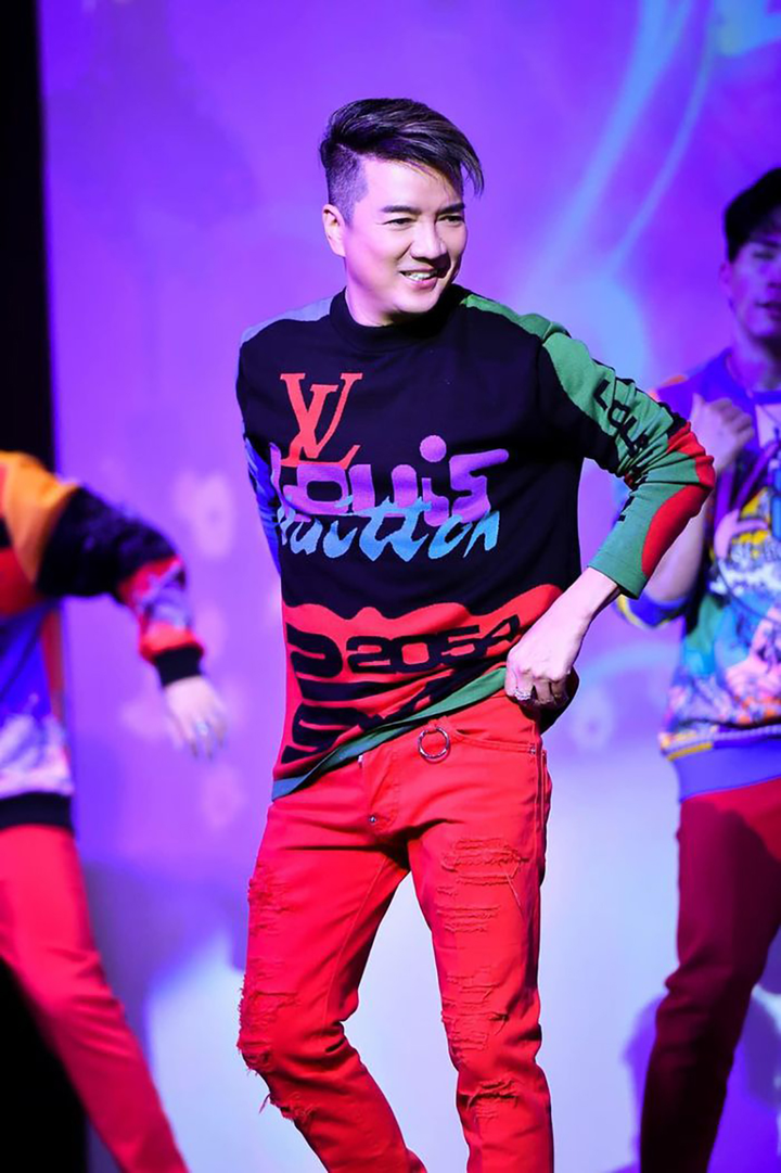 Tết ở Vbiz: Thủy Tiên an yên giữa ồn ào, Đàm Vĩnh Hưng lao vào 'cuộc chiến' mới - 2