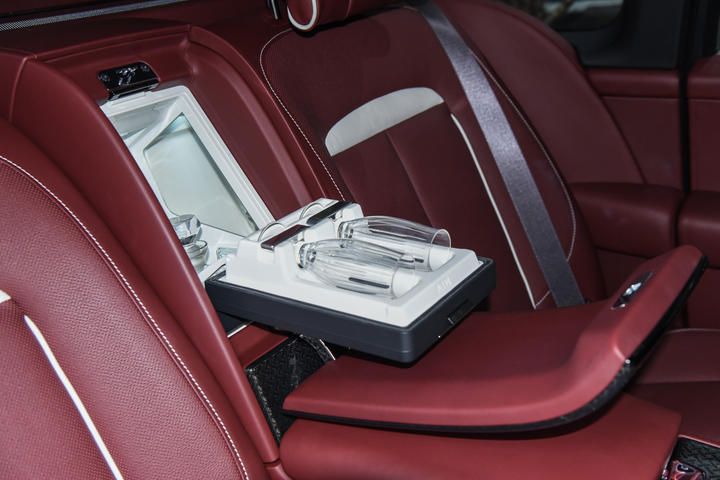 Chi tiết SUV siêu sang Rolls-Royce Cullinan Black Badge tại Việt Nam - 19