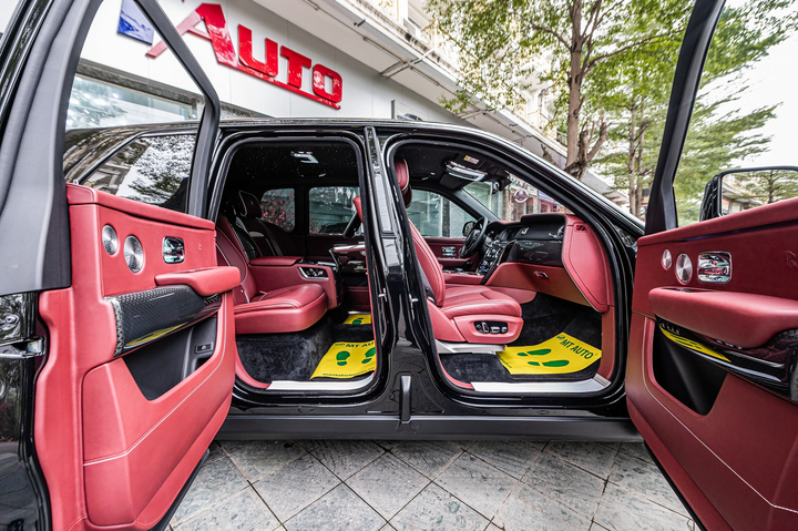 Chi tiết SUV siêu sang Rolls-Royce Cullinan Black Badge tại Việt Nam - 11