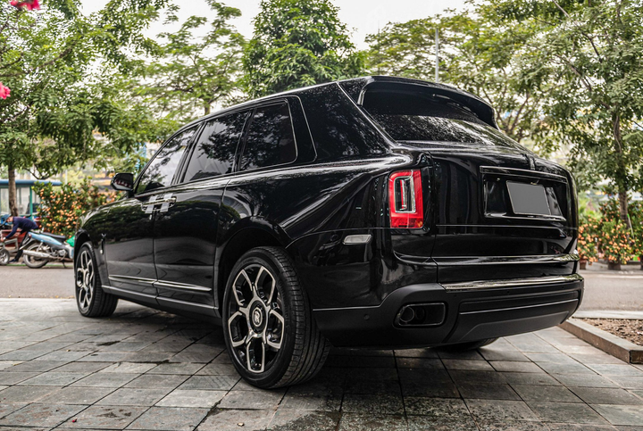 Chi tiết SUV siêu sang Rolls-Royce Cullinan Black Badge tại Việt Nam - 3