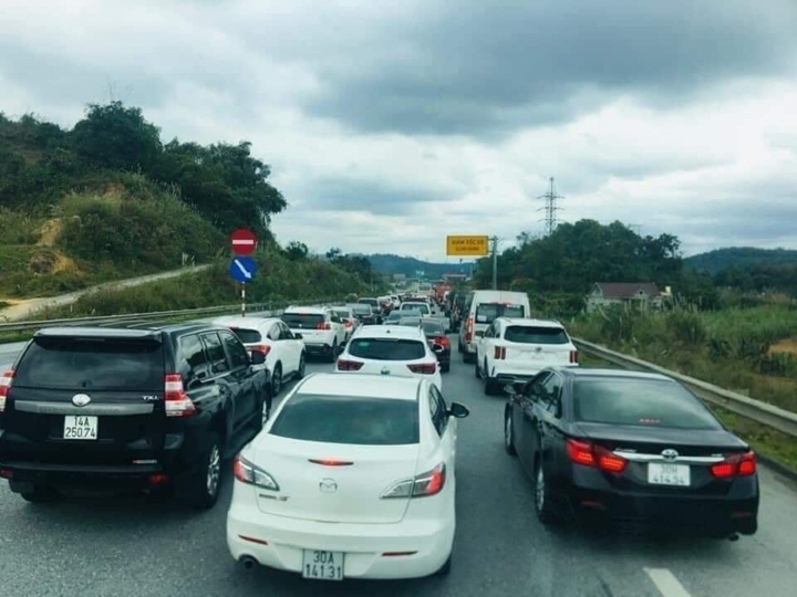 Mùng 4 Tết: Sapa đón 2,5 vạn lượt khách, nhiều khách sạn 'cháy' phòng - 6