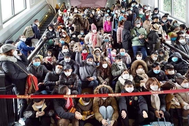 Mùng 4 Tết: Sapa đón 2,5 vạn lượt khách, nhiều khách sạn 'cháy' phòng - 1