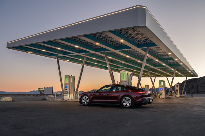 Porsche Taycan lập kỷ lục đi xuyên nước Mỹ với hơn 2 giờ sạc điện - 8