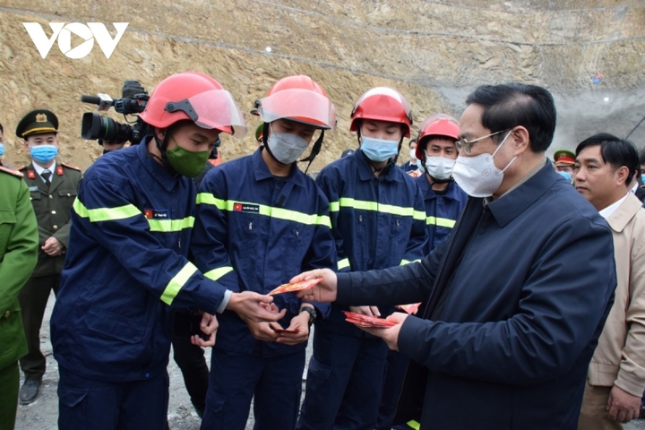 Thủ tướng Phạm Minh Chính dâng hương tưởng niệm Bác Hồ tại Nghệ An - 4