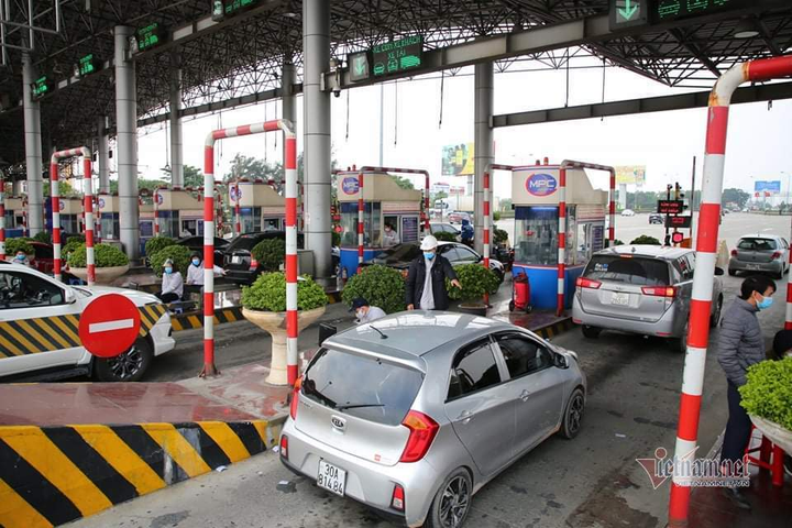 Hà Nội: Lối ra cao tốc Pháp Vân - Cầu Giẽ ùn tắc hơn 2km chiều mùng 4 Tết - 12