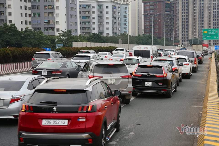 Hà Nội: Lối ra cao tốc Pháp Vân - Cầu Giẽ ùn tắc hơn 2km chiều mùng 4 Tết - 11