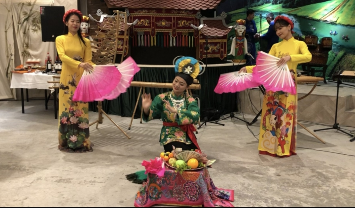 Lần đầu giới thiệu Tết Việt đến bạn bè Trung Đông - 4
