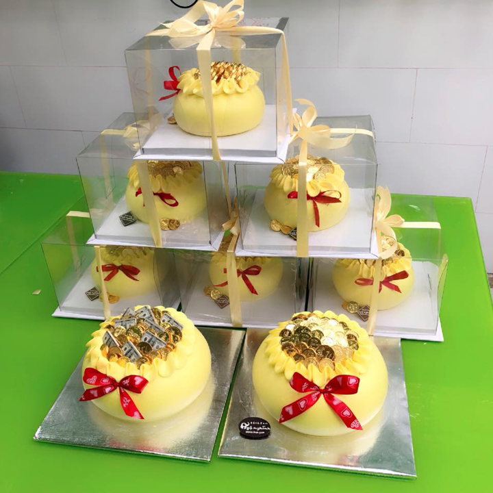 Bánh kem bạc triệu được dân tình săn lùng, mua về đặt mâm cúng ngày vía Thần Tài - 4