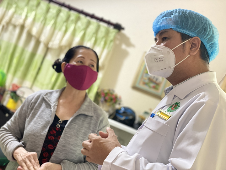 F0 kèm bệnh nền có thể cách ly tại nhà - 1