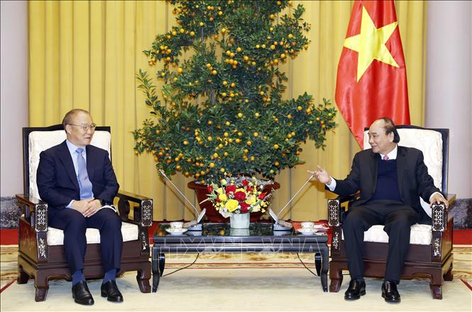 Chủ tịch nước Nguyễn Xuân Phúc tiếp HLV Park Hang Seo - 4