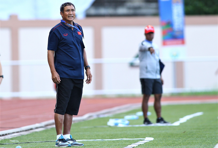 HLV Cedric: 'Tuyển nữ Việt Nam như đi từ địa ngục đến thiên đường' - 3