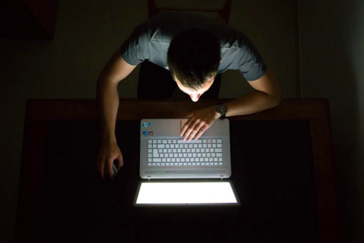 8 thói quen phổ biến - 'sát thủ thầm lặng' gây bệnh mãn tính, cắt ngắn tuổi thọ - 1