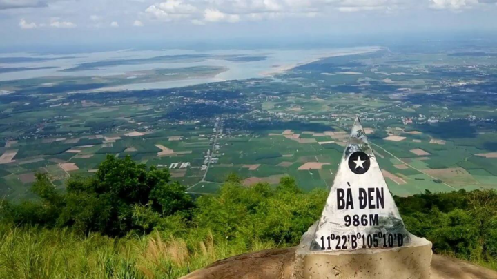 9 ngày nghỉ Tết Nhâm Dần 2022, ngành du lịch thu hơn 25.000 tỷ đồng - 1