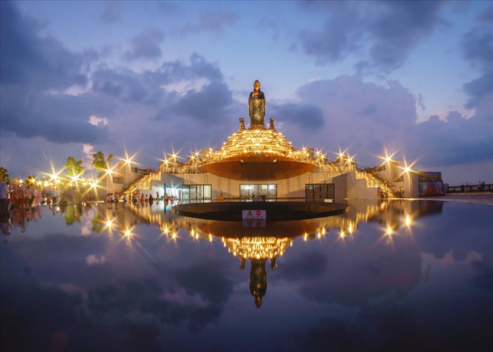 Tượng Phật Bà cao nhất châu Á ẩn hiện dưới làn mây ở ‘nóc nhà Nam Bộ’ - 10