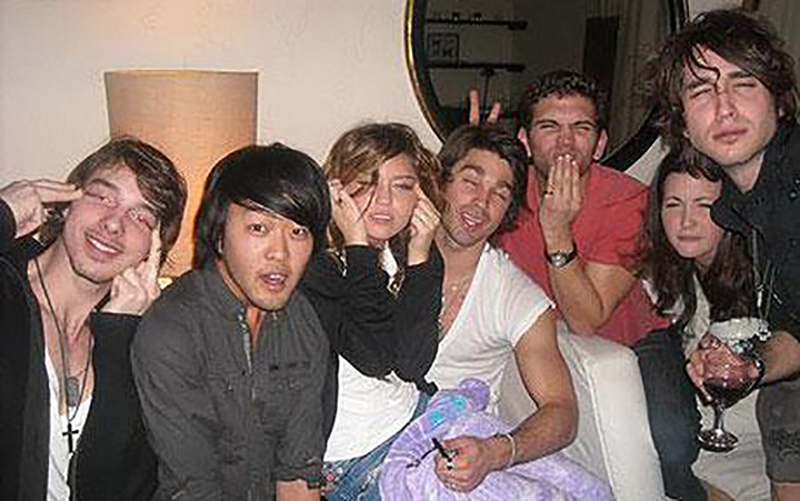 Loạt sao Hollywood bị các quốc gia 'cấm cửa': Brad Pitt chỉ vì đóng 1 bộ phim - 6