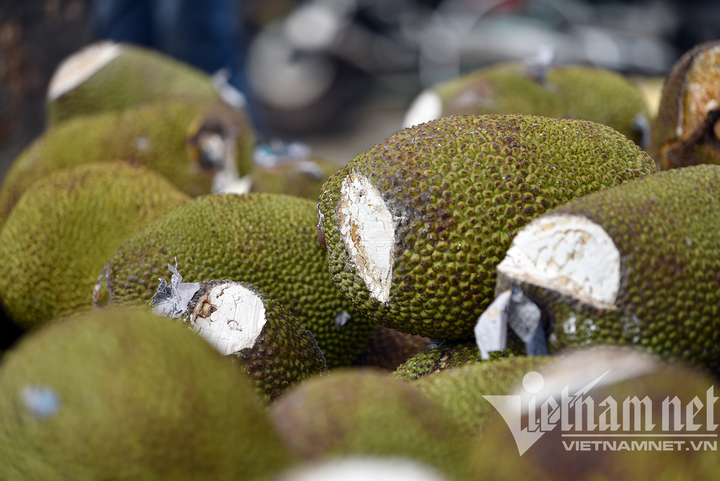 Thông đường sang Trung Quốc, giá trái cây tăng dựng đứng - 2