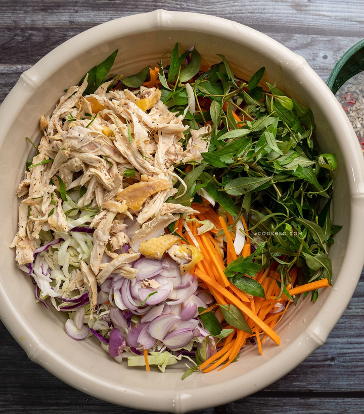 Sau bánh chưng, thịt gà 'ế' từ Tết được hội bếp đảm nấu thành 3 món siêu ngon - 4