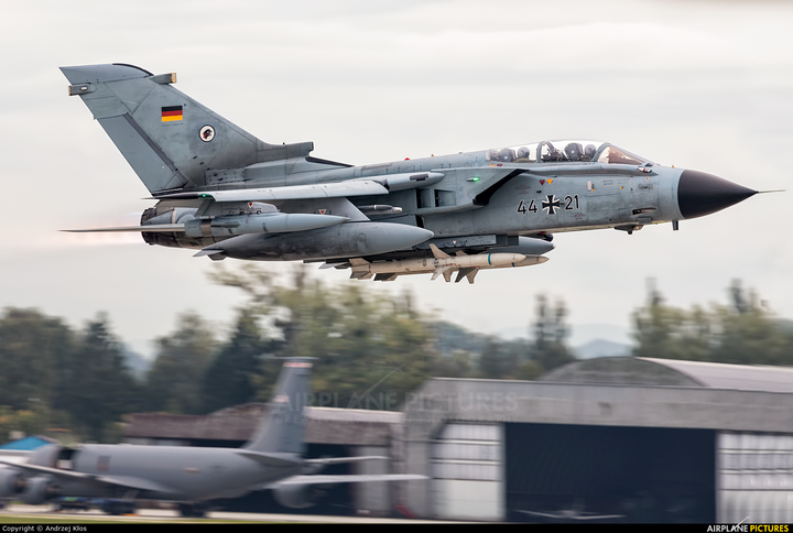 Đức tính toán đến khả năng sử dụng vũ khí hạt nhân giữa căng thẳng ở Ukraine - 2