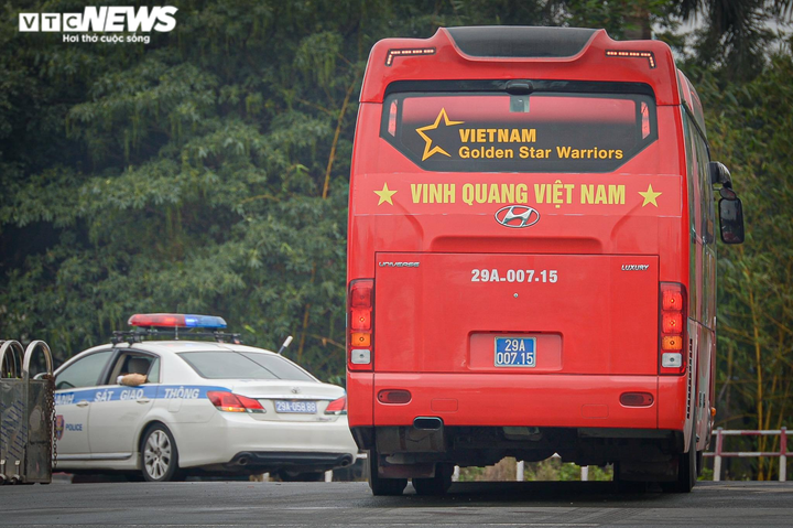 Đội tuyển bóng đá nữ Việt Nam mang vé World Cup về nước - 3