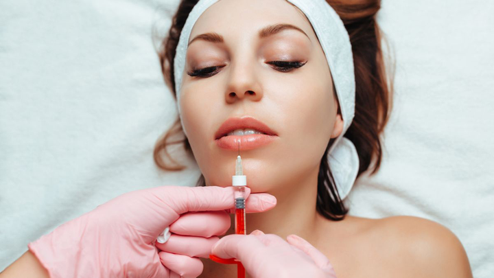 Dân mạng đua nhau làm mọng môi bằng dầu ớt, chuyên gia thẩm mỹ hết hồn - 1