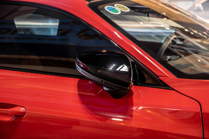 Cận cảnh Audi e-tron GT đầu tiên về Việt Nam - 8