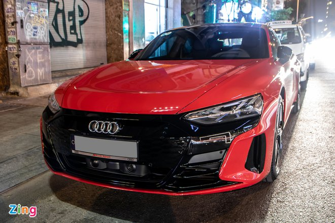 Cận cảnh Audi e-tron GT đầu tiên về Việt Nam - 2