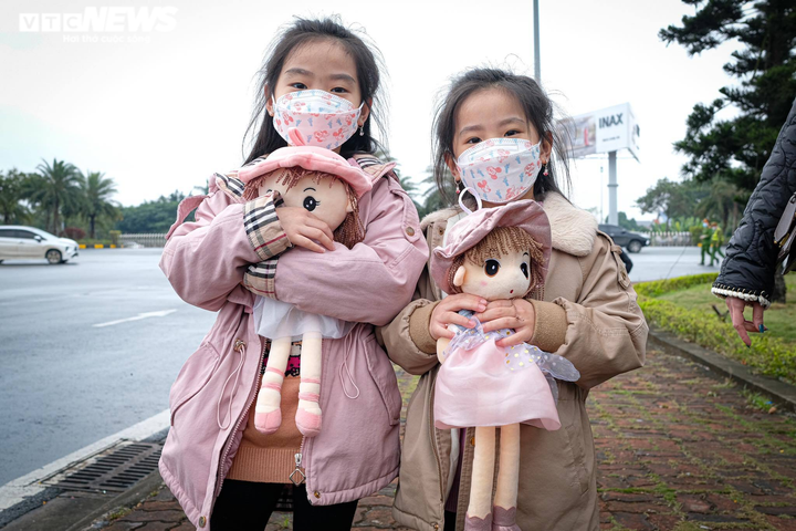 Đội tuyển bóng đá nữ Việt Nam mang vé World Cup về nước - 11