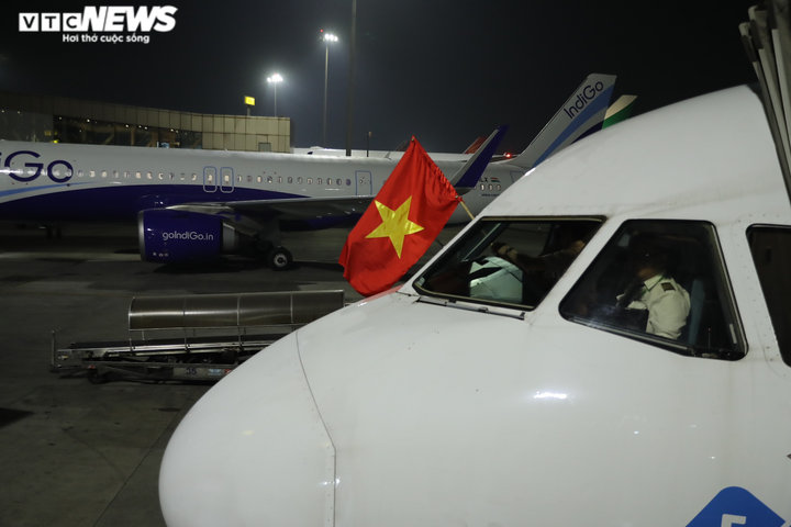 Đội tuyển bóng đá nữ Việt Nam mang vé World Cup về nước - 25