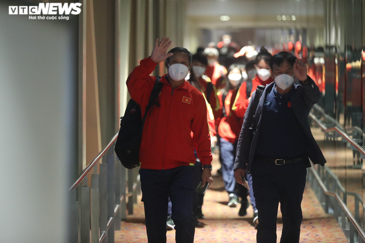 Đội tuyển bóng đá nữ Việt Nam mang vé World Cup về nước - 22