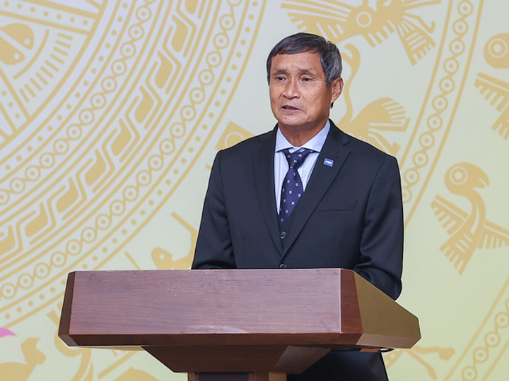 HLV Mai Đức Chung: Cầu thủ xông chảy máu mũi, tìm mọi cách chữa COVID-19 - 1