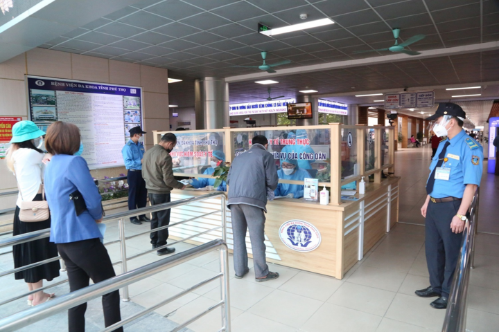 Bệnh viện Đa khoa tỉnh Phú Thọ thích ứng linh hoạt với dịch COVID-19 - 3