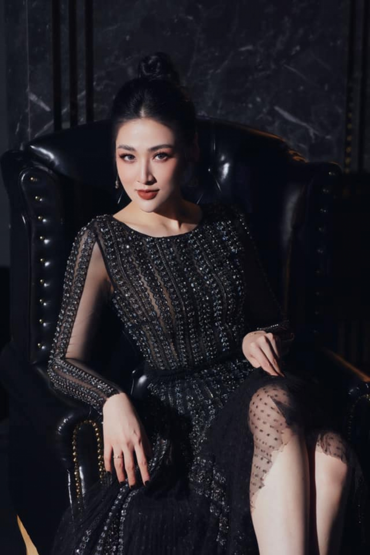 Á hậu Tú Anh mắc COVID-19 - 2