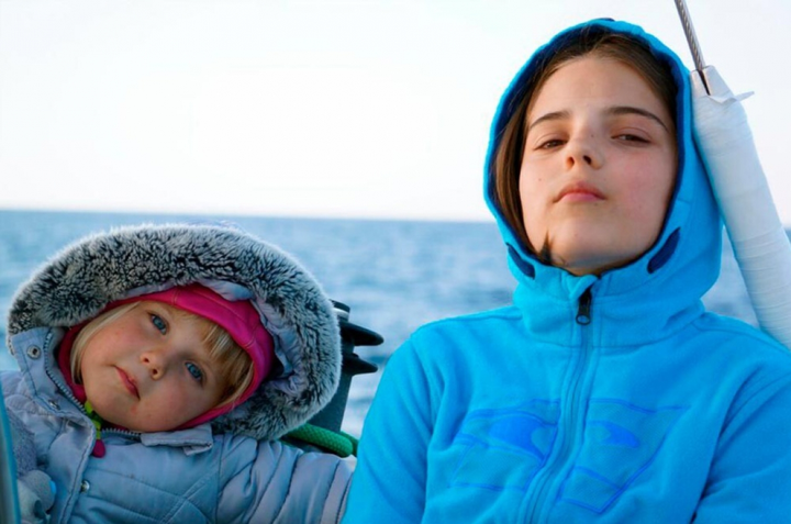 Cuộc sống kỳ lạ của gia đình 8 năm lênh đênh trên biển - 3