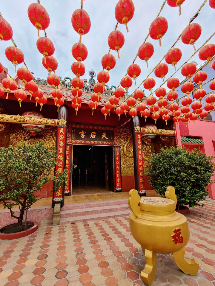 Có một góc ‘Hong Kong bên hông Bình Dương’ đẹp lung linh vào rằm tháng Giêng - 12