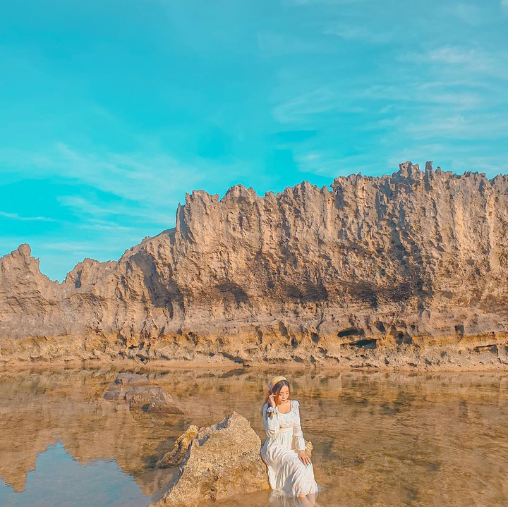 Ngắm tuyệt tác thiên nhiên mang tên Hang Rái với san hô cổ và 'thác giữa biển' - 3