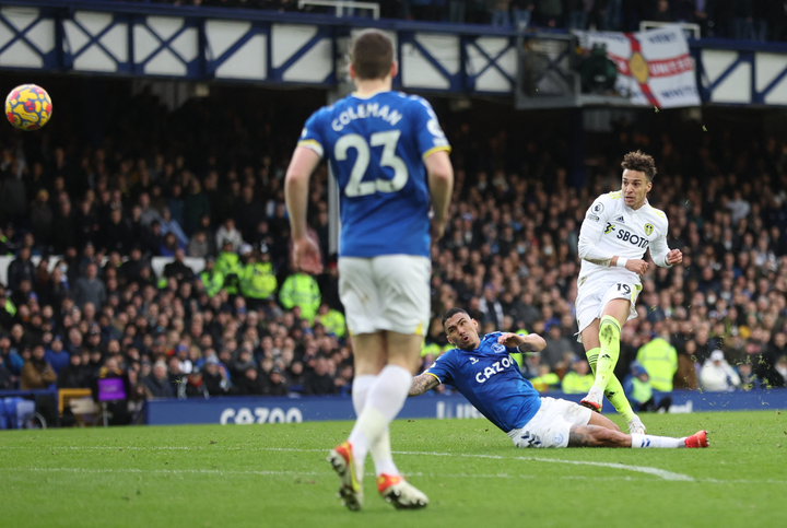 HLV Lampard ca ngợi Van de Beek sau chiến thắng 3-0 - 6