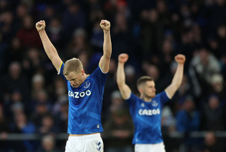 HLV Lampard ca ngợi Van de Beek sau chiến thắng 3-0 - 1