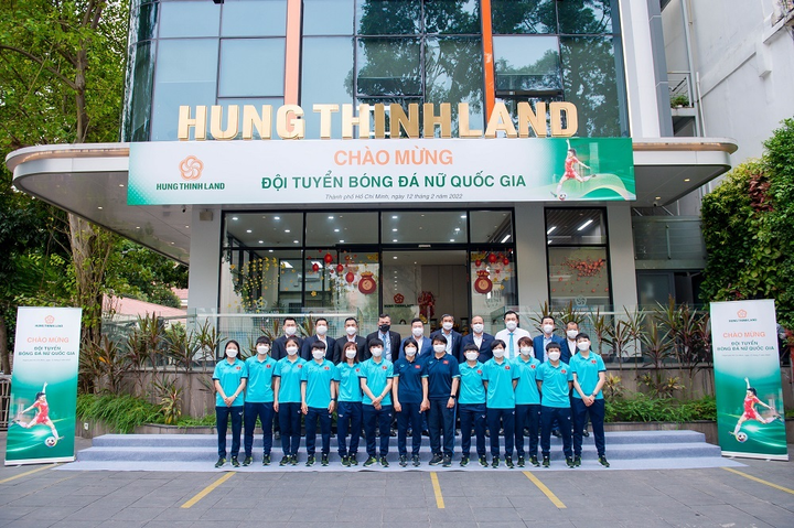 Hưng Thịnh Land trao thưởng 2 tỷ đồng cho đội tuyển bóng đá nữ quốc gia Việt Nam - 8