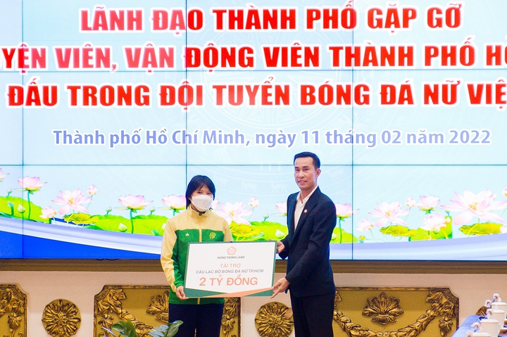 Hưng Thịnh Land trao thưởng 2 tỷ đồng cho đội tuyển bóng đá nữ quốc gia Việt Nam - 9