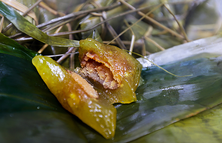 Món bánh núng nính như thạch, tên nghe lạ hết sức trên mâm cúng Rằm tháng Giêng - 4