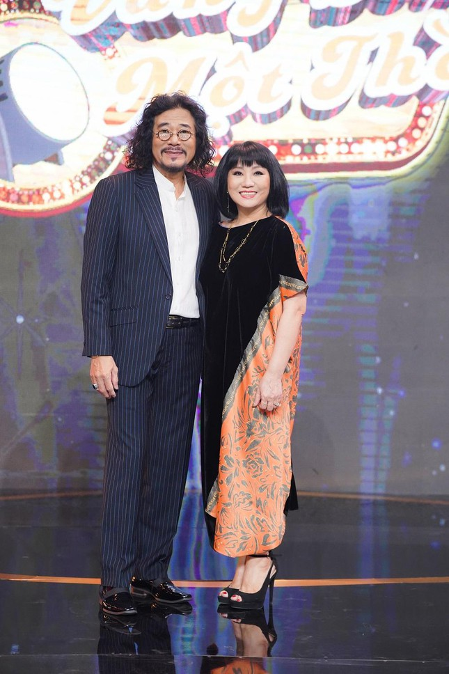 Chuyện tình 35 năm của vợ chồng nghệ sĩ Cẩm Vân - Khắc Triệu - 1